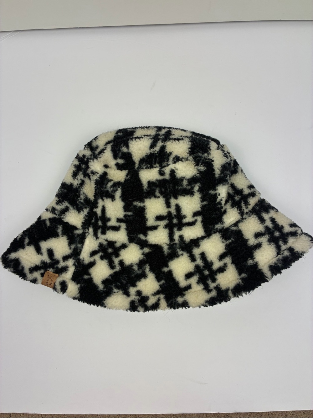 Kids Black & Cream Fleece Bucket Hat - Cozy Patterned Winter Hat